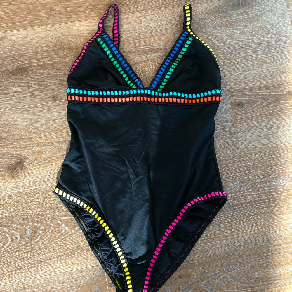La Blanca one piece crochet trim swimsuit size 6